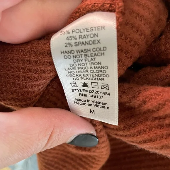 Altar’d State : Rust V-Neck Thermal Knit Top - Picture 7 of 7